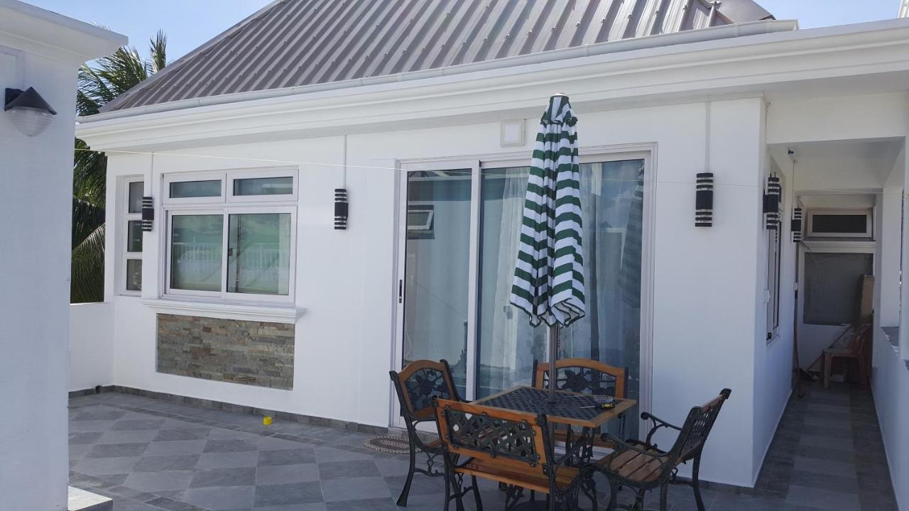 Krishangel Beach Apartment Flic-en-Flacq Extérieur photo