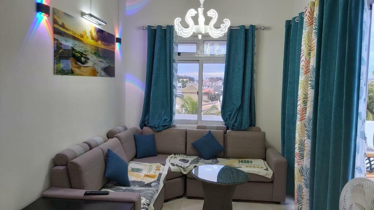Krishangel Beach Apartment Flic-en-Flacq Extérieur photo